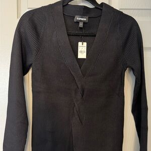 New Express Fitted Twist Front V-Neck Sweater